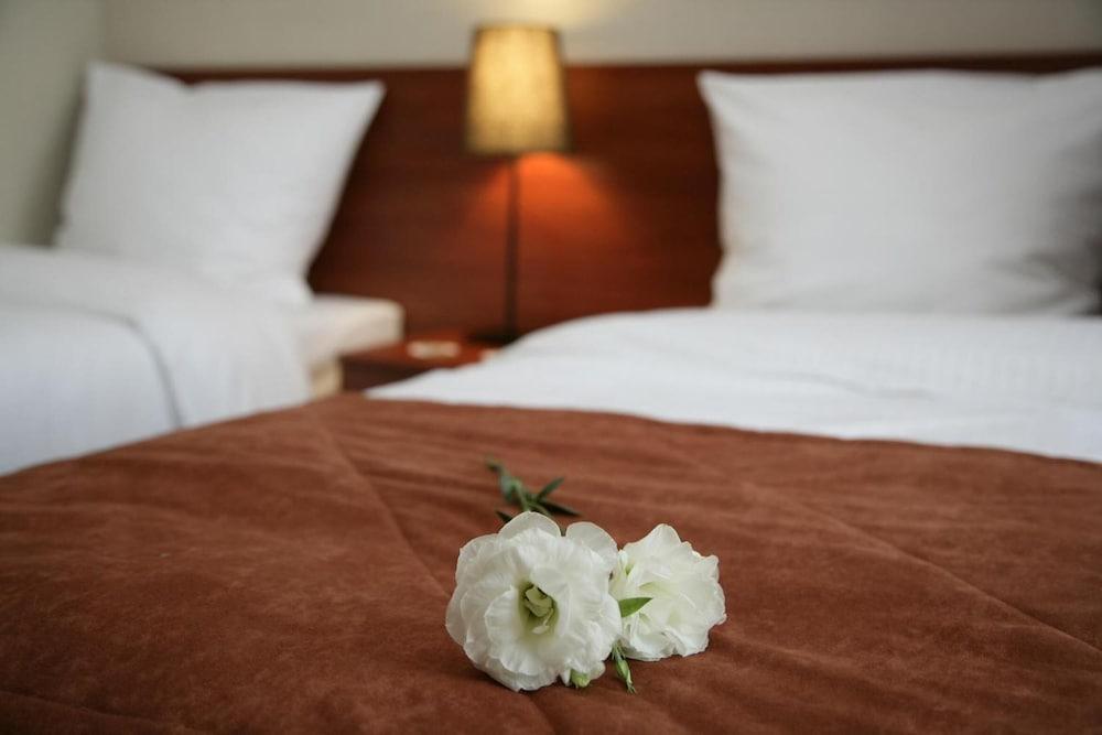 Aparthotel Globus Краков Экстерьер фото