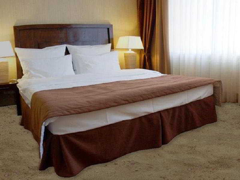 Aparthotel Globus Краков Экстерьер фото